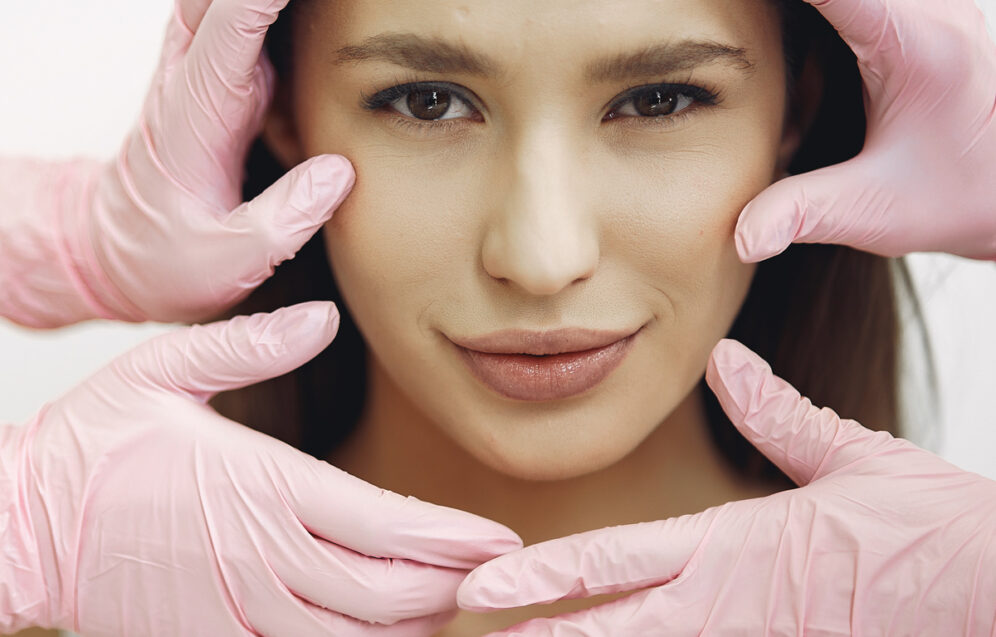 Zarządzanie bliznami po zabiegach chirurgii plastycznej – przegląd metod i terapii wspomagających leczenie. Chirurgia plastyczna Wrocław.