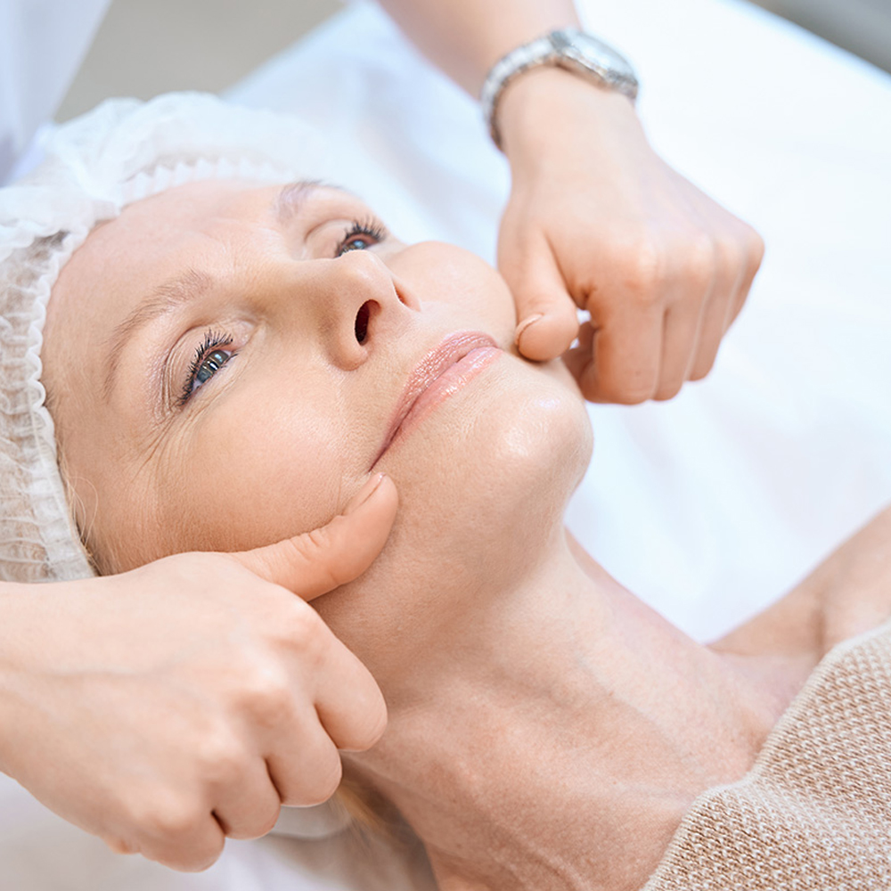 Rehabilitacja po operacjach plastycznych – skuteczne metody na przyspieszenie powrotu do zdrowia i poprawę efektów zabiegu. Chirurgia plastyczna Wrocław.